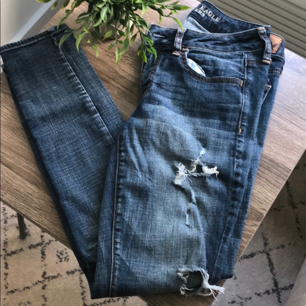 AE Distressed Jeggings